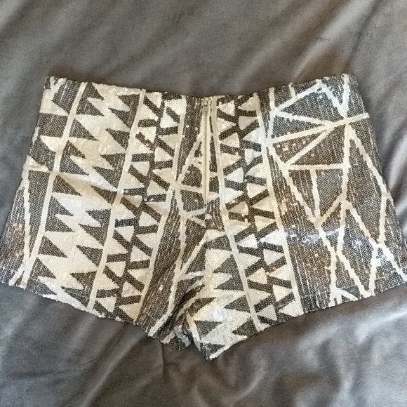 Sequin Pattern Shorts - Picture 2 of 4